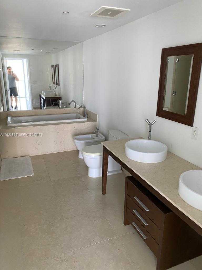 Small Image of 495 BRICKELL AVE #2902, Miami Number 13