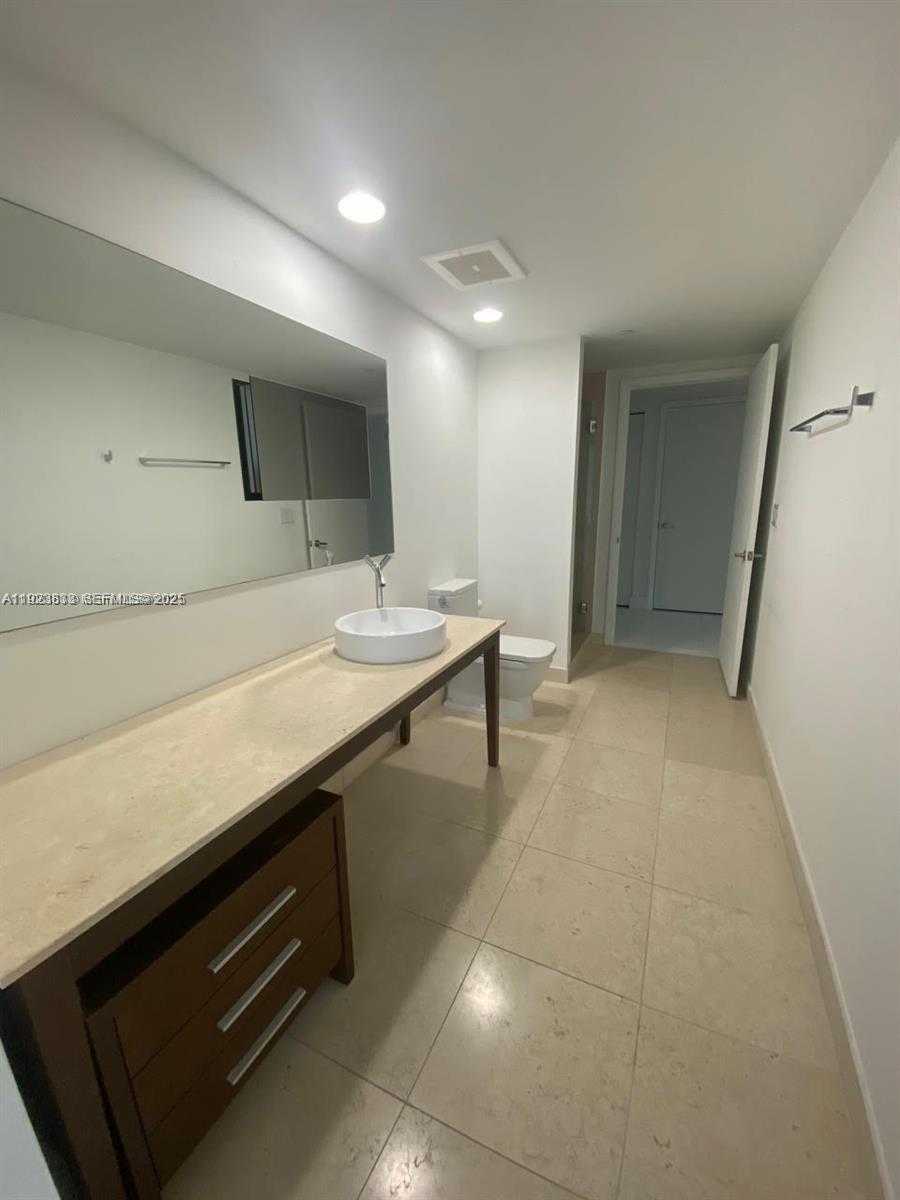 Small Image of 495 BRICKELL AVE #2902, Miami Number 14