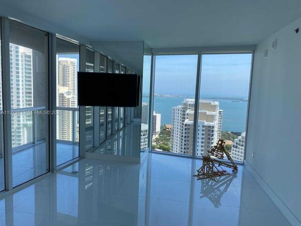 Small Image of 495 BRICKELL AVE #2902, Miami Number 5