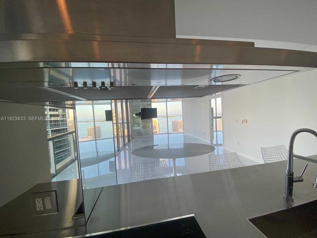 Small Image of 495 BRICKELL AVE #2902, Miami Number 8
