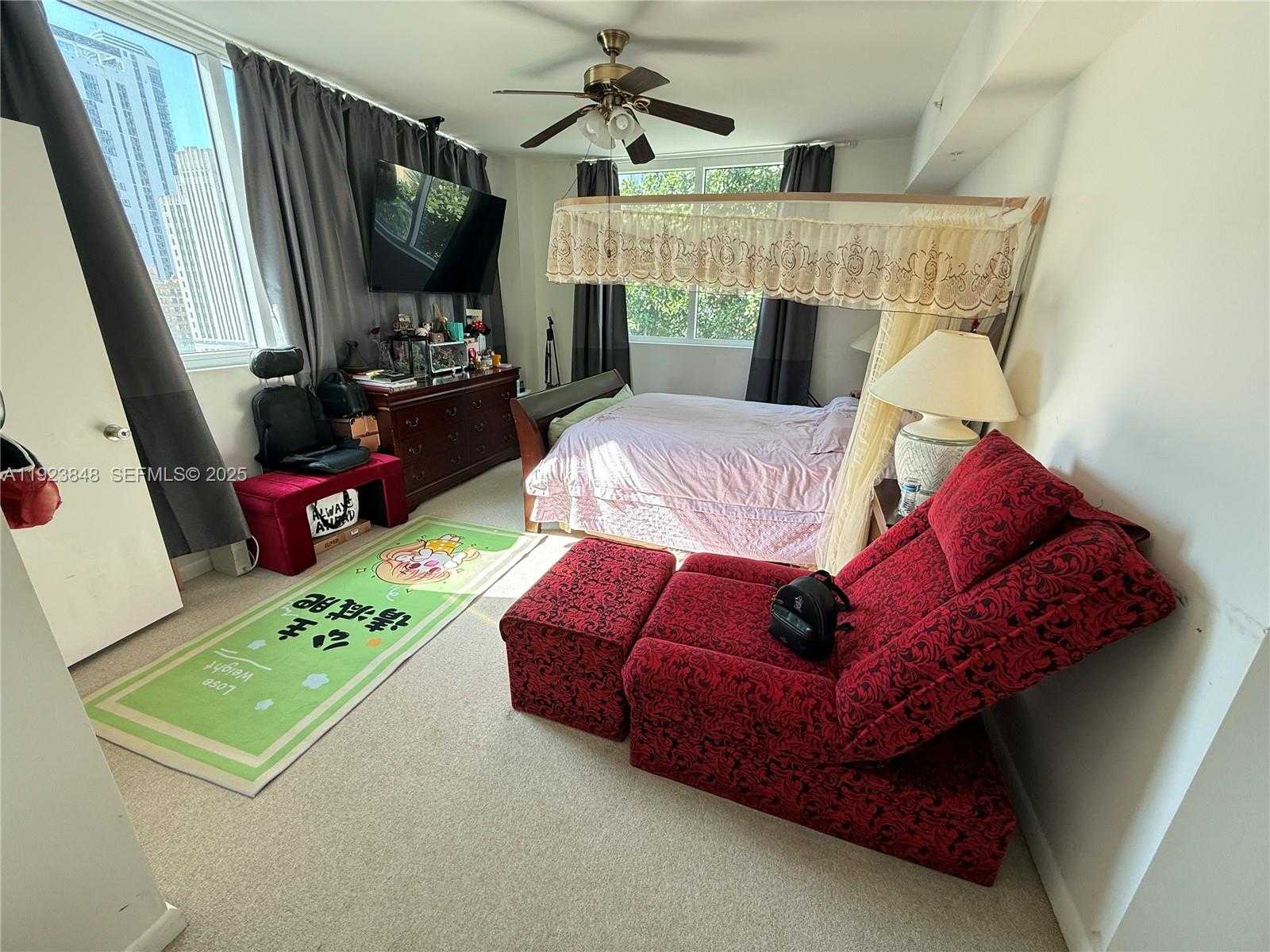 Imagen de Pequeño Objeto