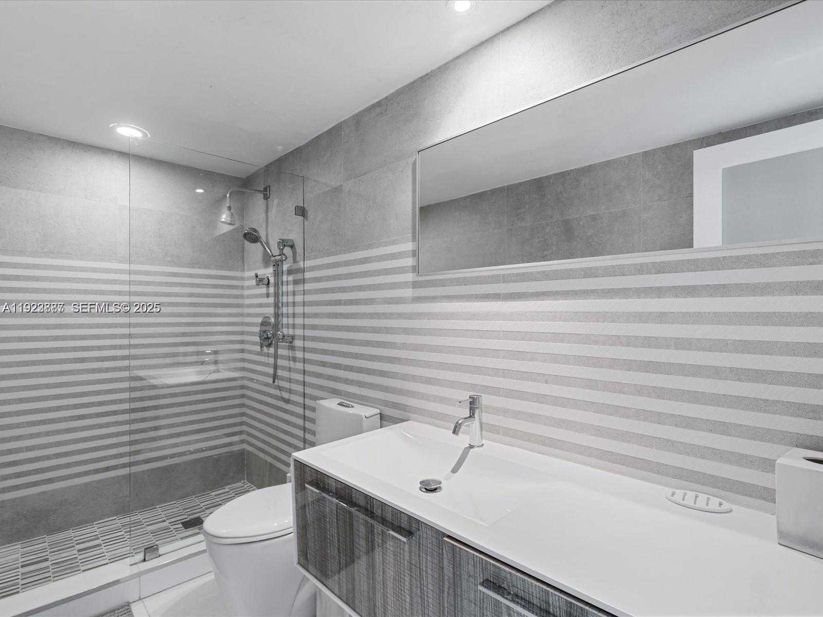 Small Image of 19370 EAST COLLINS AVE #627, Sunny Isles Beach Number 12