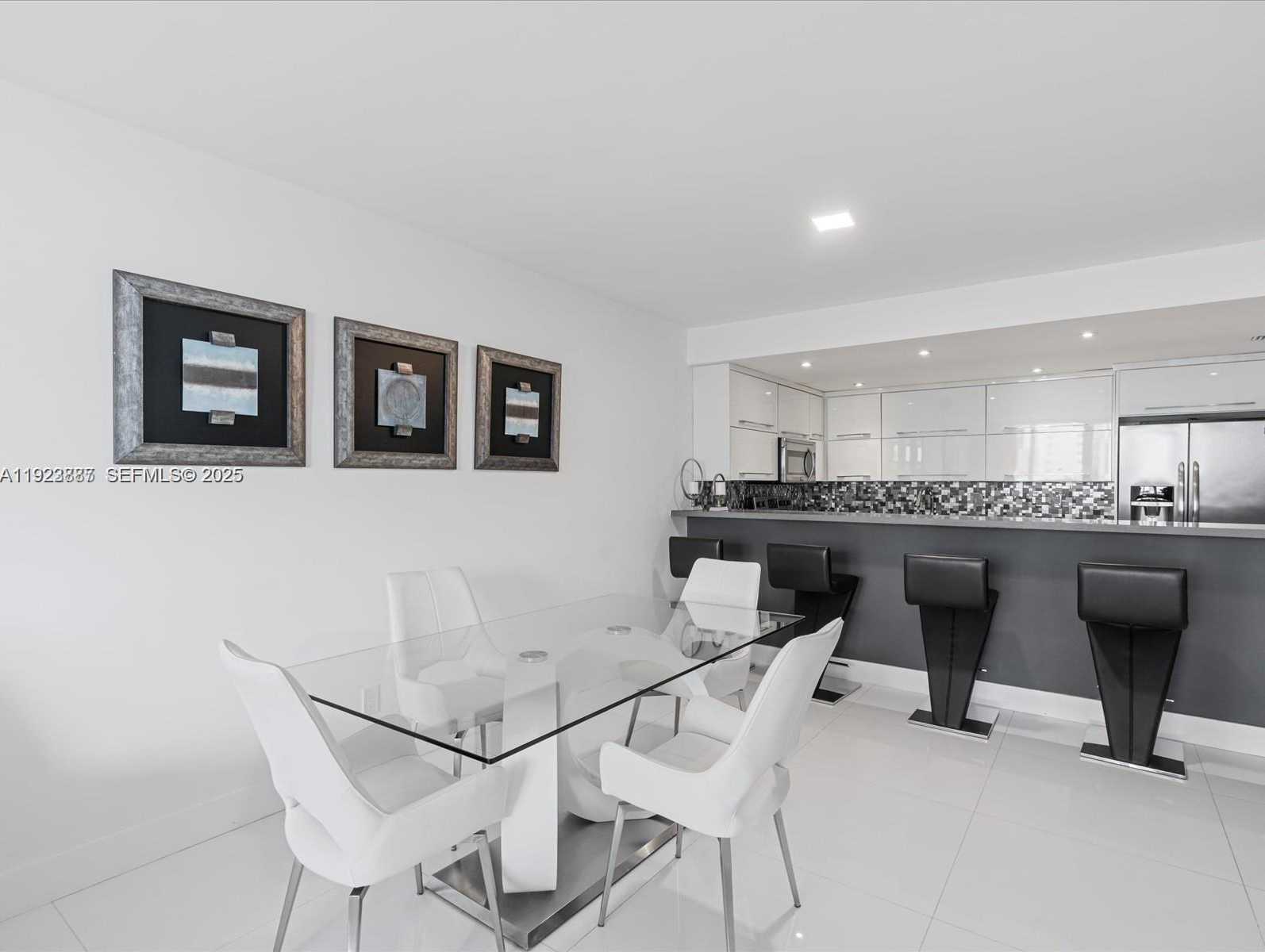 Small Image of 19370 EAST COLLINS AVE #627, Sunny Isles Beach Number 4