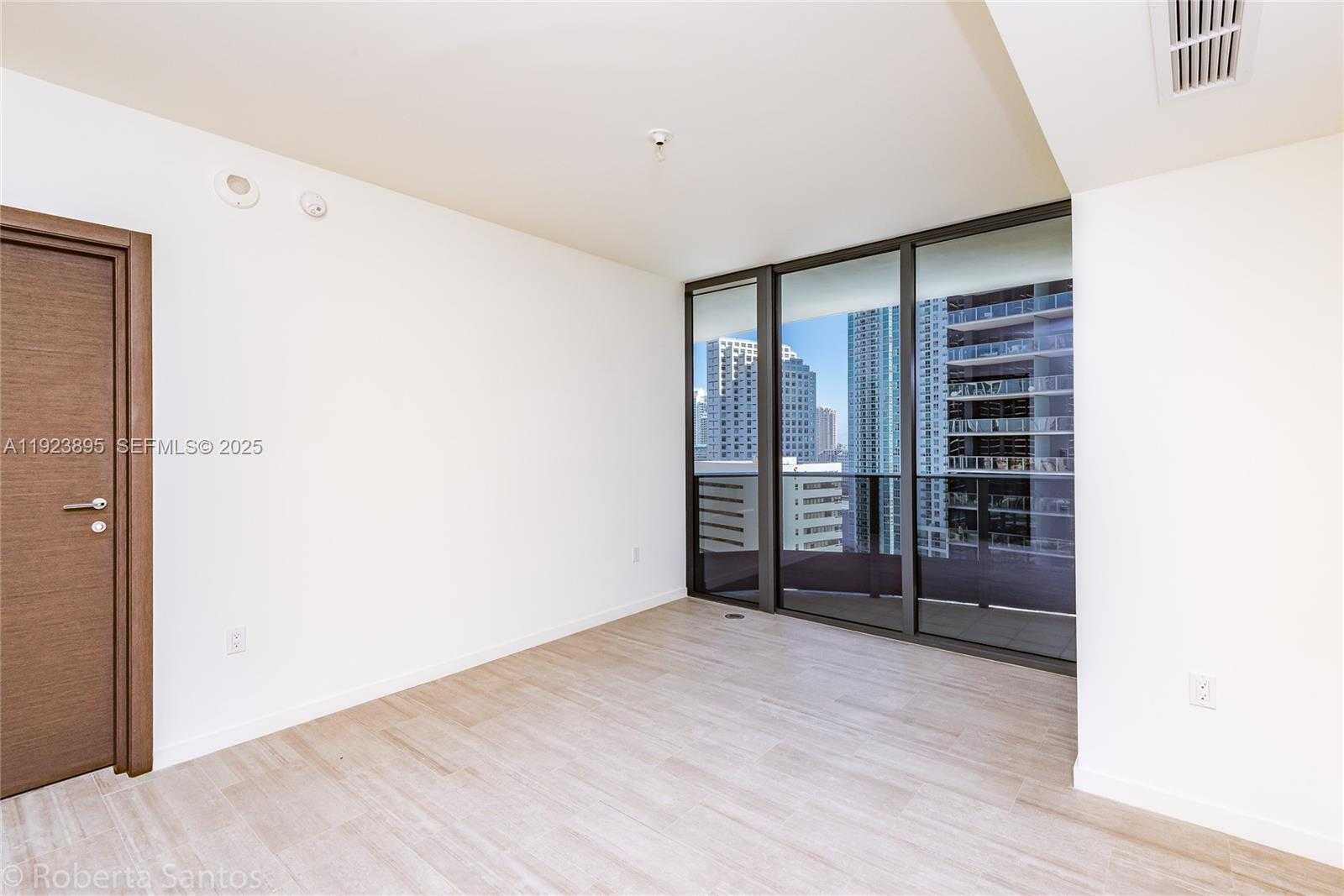 Small Image of 1000 BRICKELL PLZ #2009, Miami Number 10