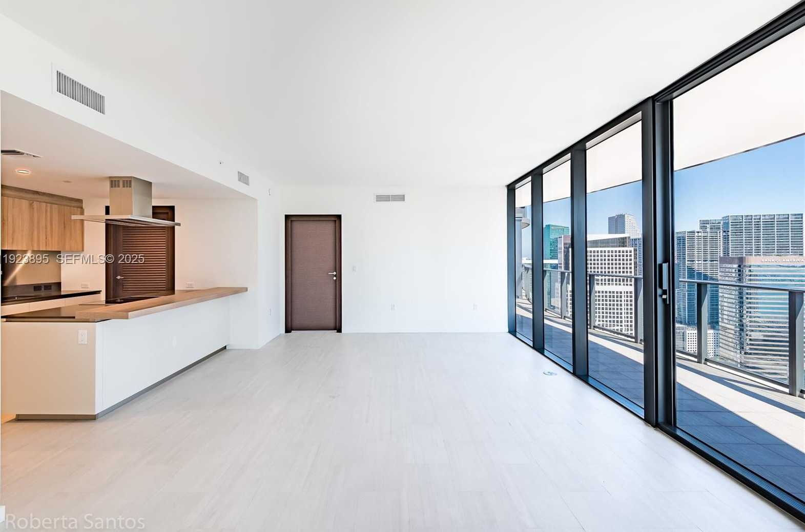 Small Image of 1000 BRICKELL PLZ #2009, Miami Number 22