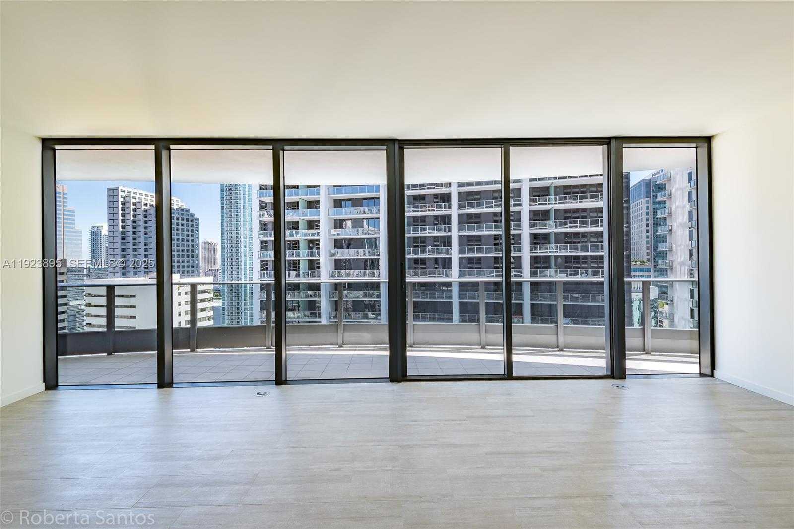 Small Image of 1000 BRICKELL PLZ #2009, Miami Number 9