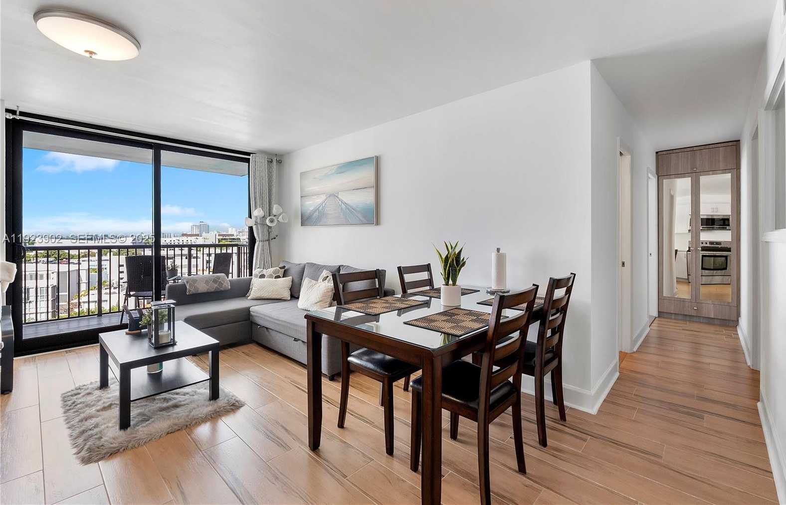 Small Image of 1800 COLLINS AVE #11B, Miami Beach Number 4