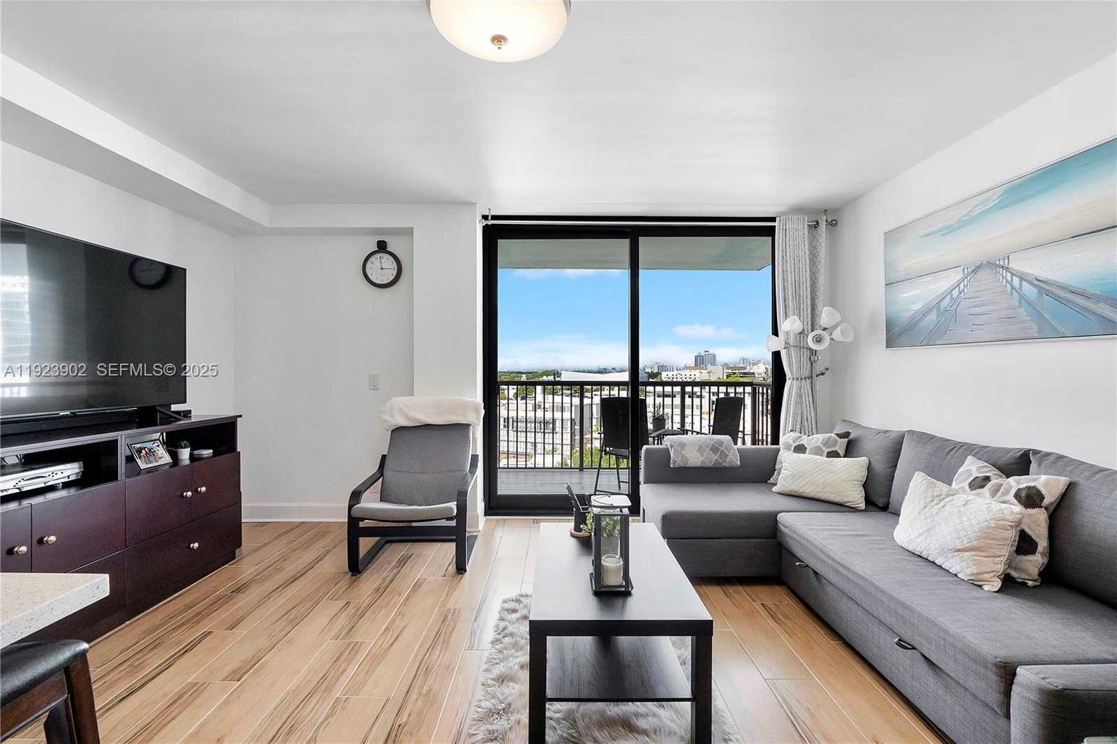 Small Image of 1800 COLLINS AVE #11B, Miami Beach Number 5