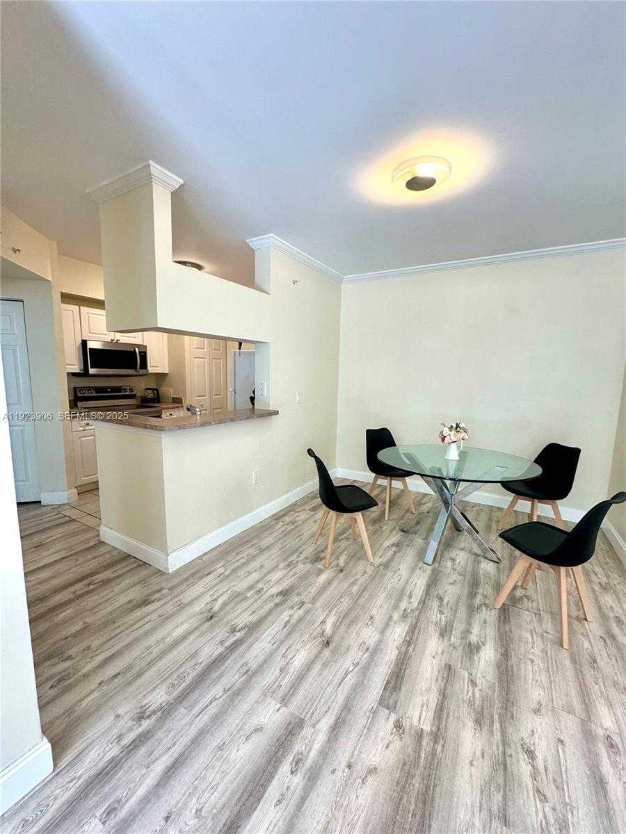 Small Image of 17150 NORTH BAY RD #2419, Sunny Isles Beach Number 4