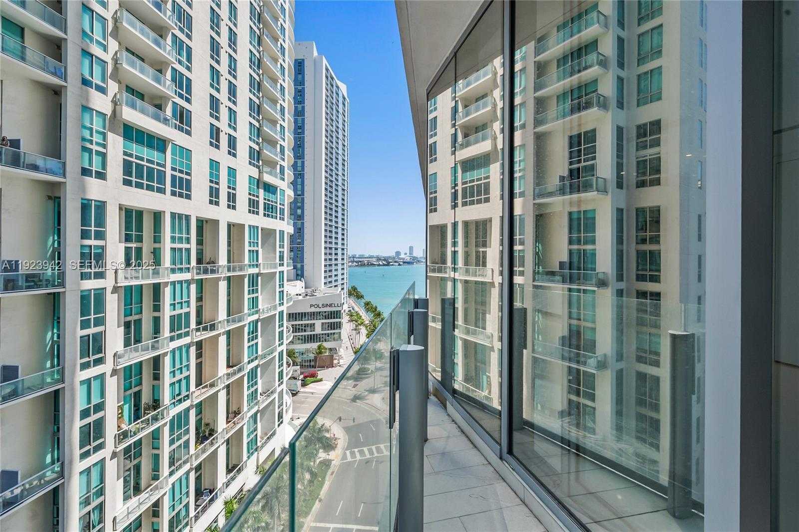 Small Image of 300 BISCAYNE BOULEVARD WAY #1106E, Miami Number 10