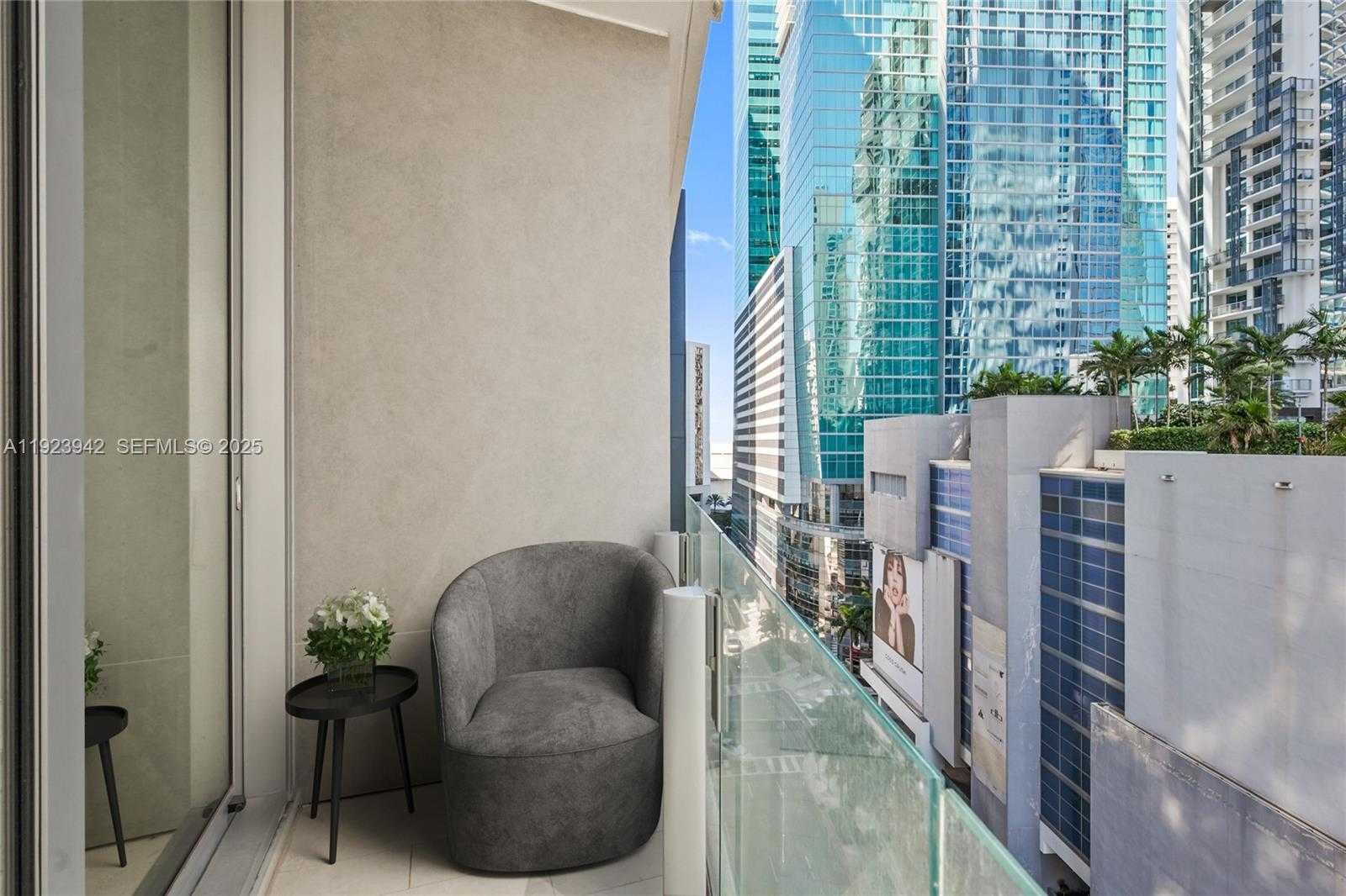 Small Image of 300 BISCAYNE BOULEVARD WAY #1106E, Miami Number 9