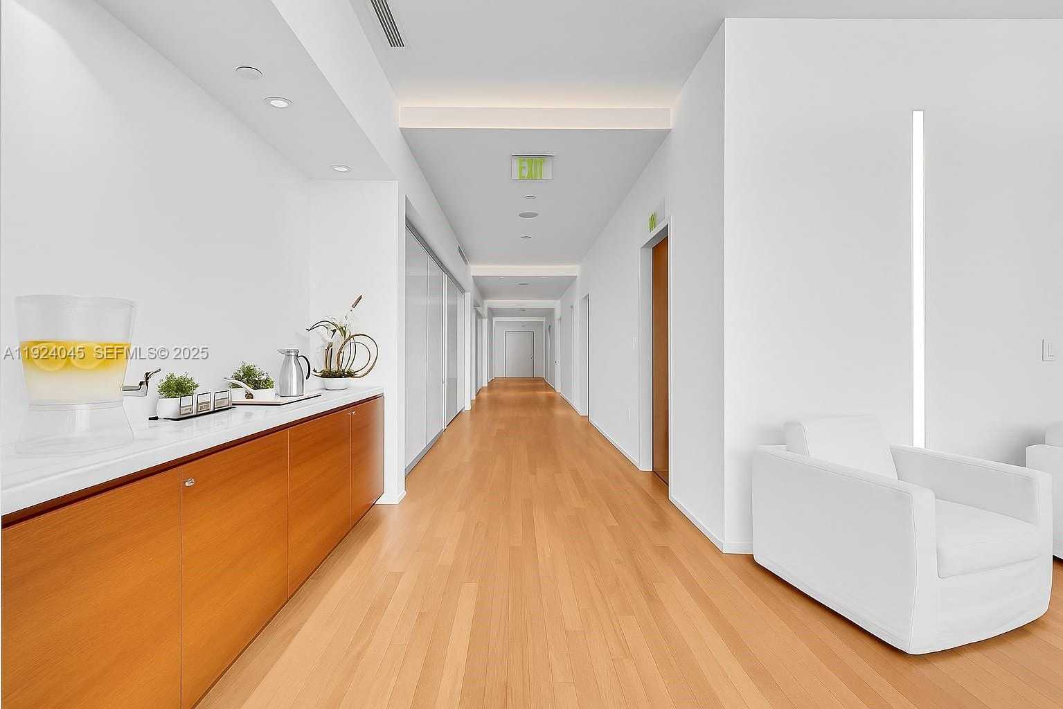 Small Image of 1040 BISCAYNE BLVD #2603, Miami Number 26