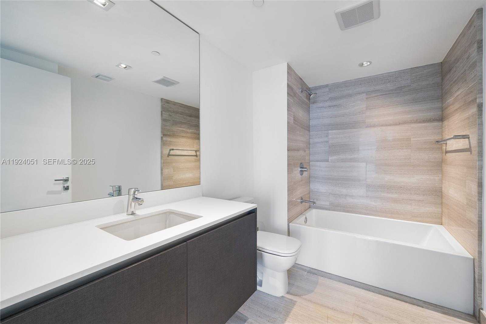 Small Image of 1451 BRICKELL AVE #2003, Miami Number 24