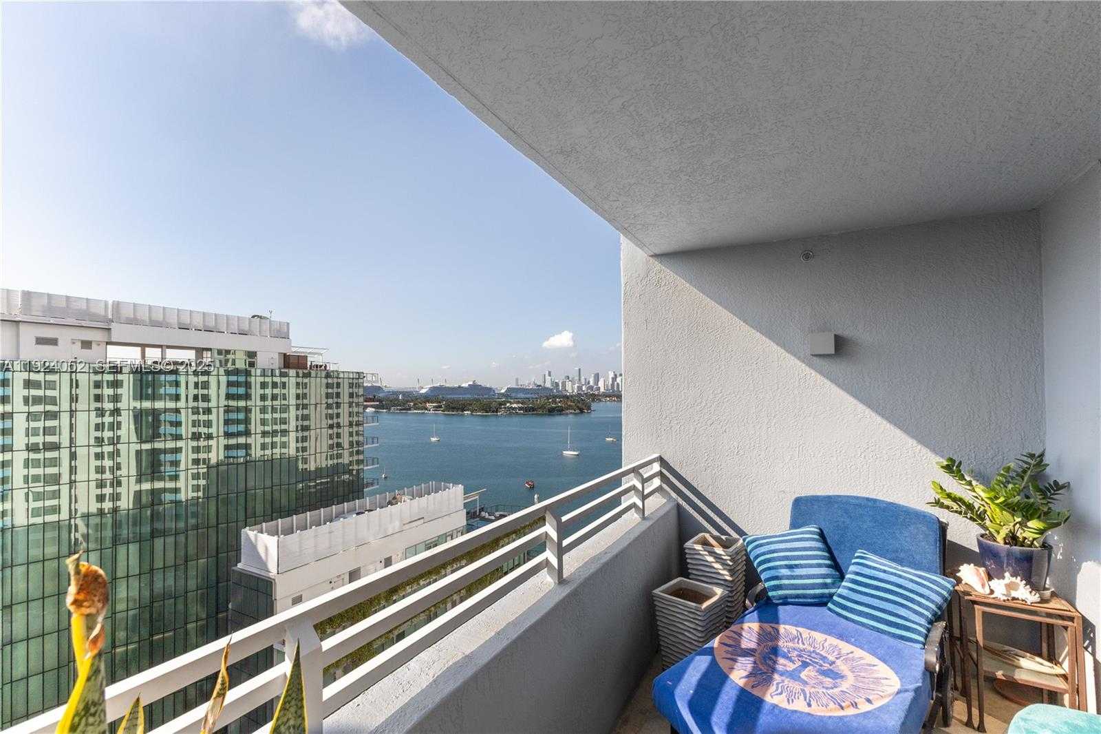 Small Image of 1330 WEST AVE #1712, Miami Beach Number 10