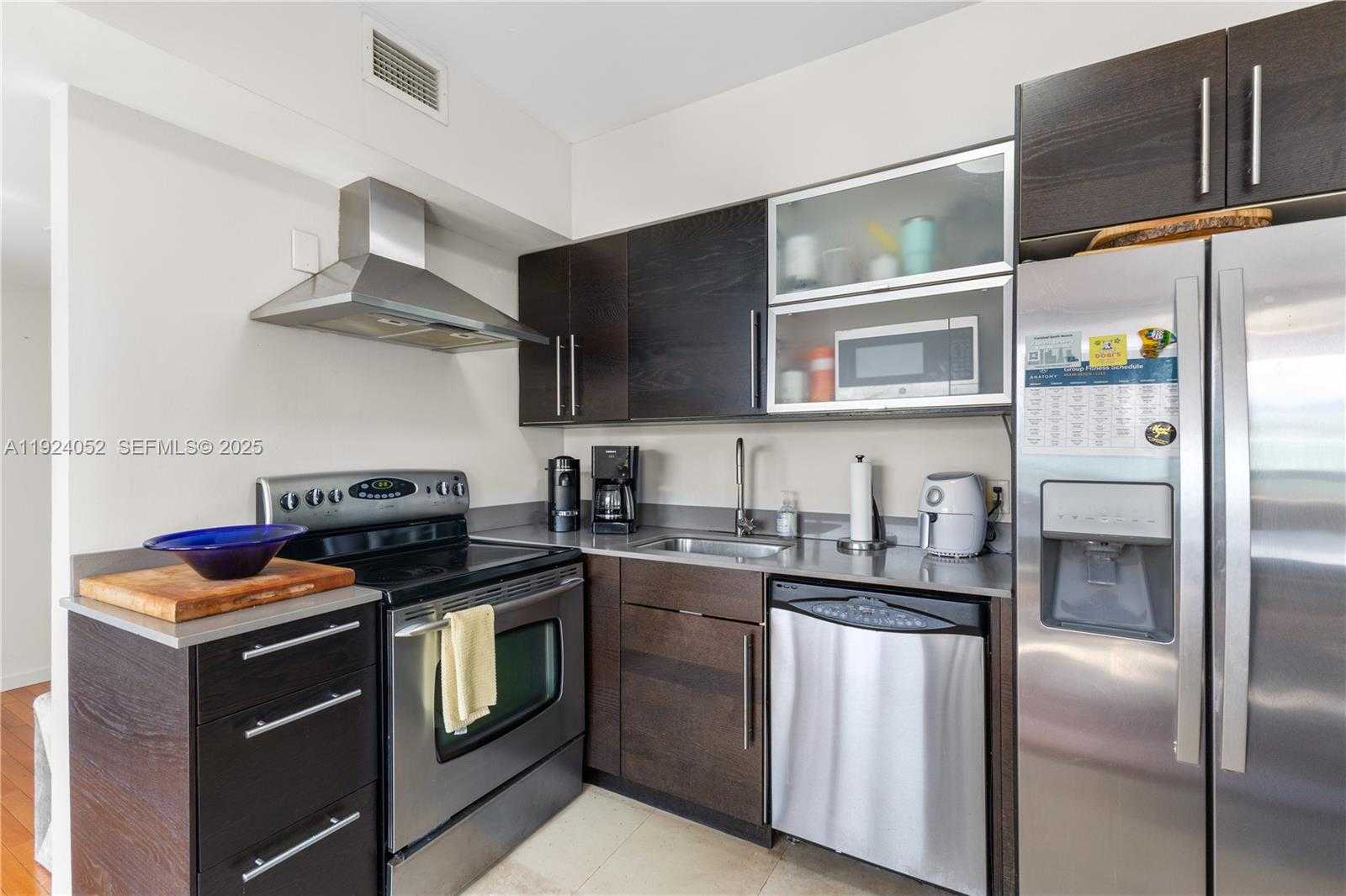 Small Image of 1330 WEST AVE #1712, Miami Beach Number 3