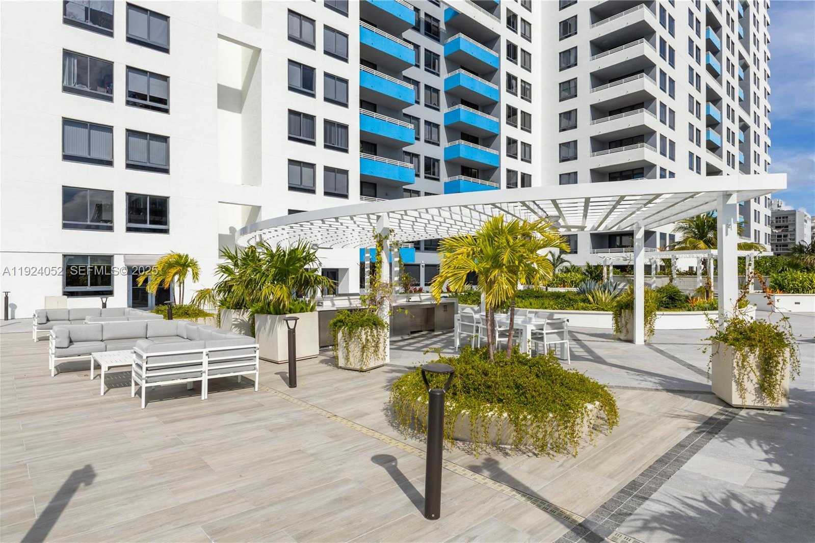 Small Image of 1330 WEST AVE #1712, Miami Beach Number 30