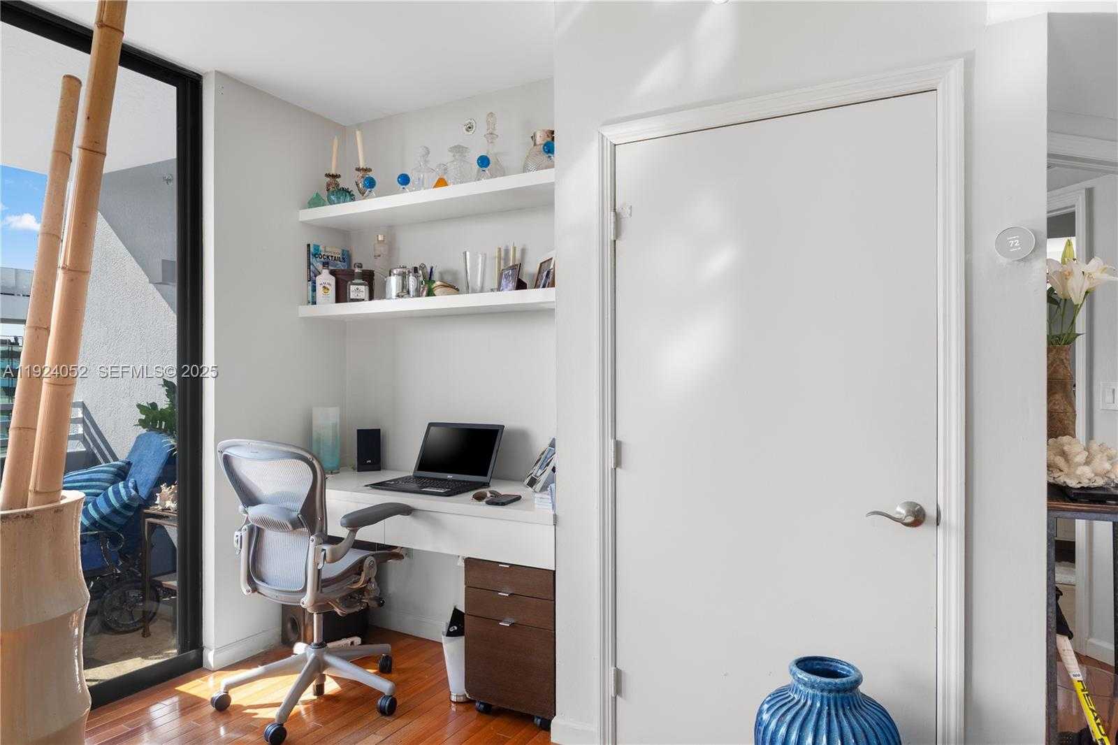 Small Image of 1330 WEST AVE #1712, Miami Beach Number 5