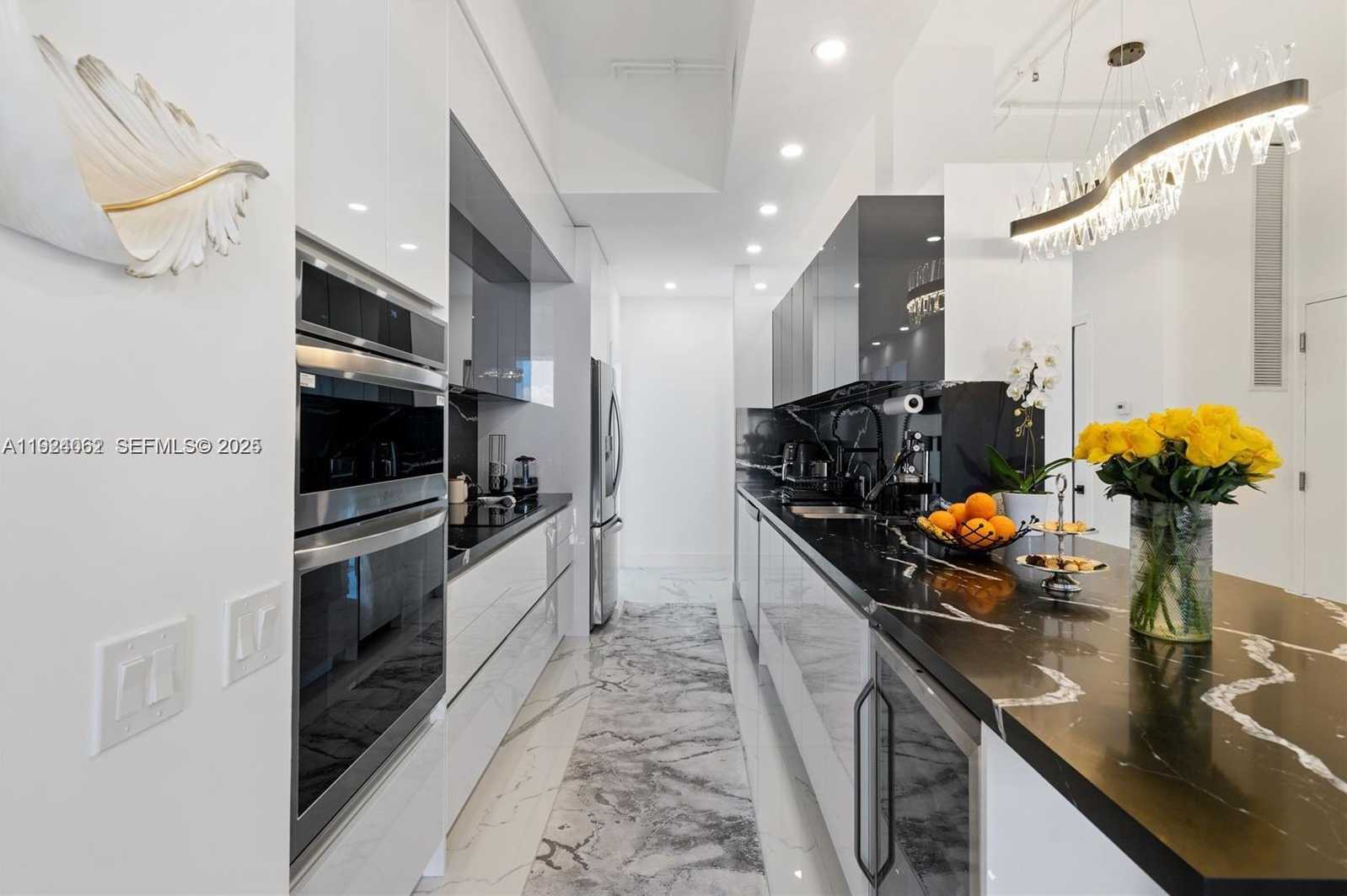 Small Image of 3029 NORTH EAST 188TH ST #1021, Aventura Number 4