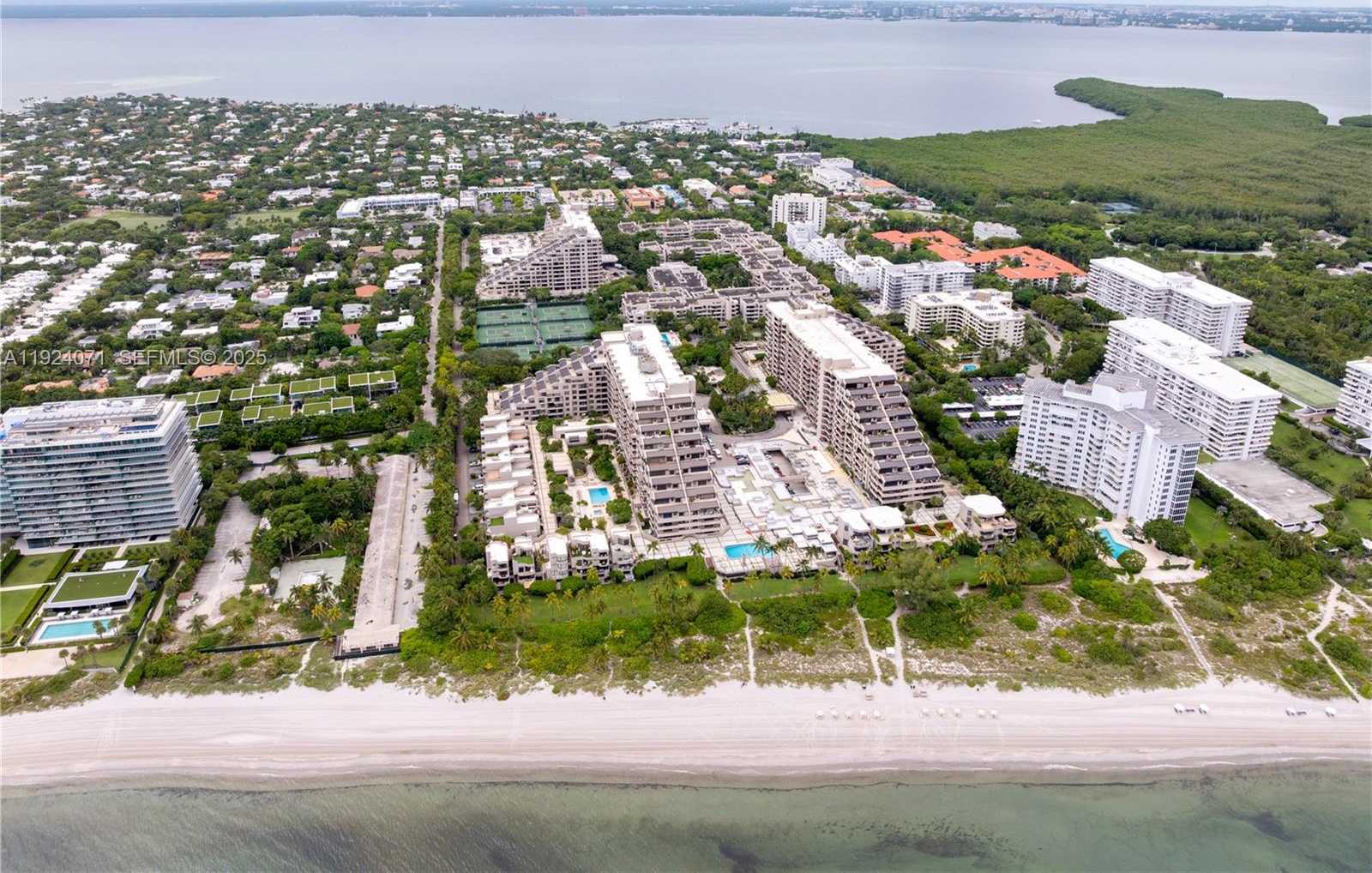 Small Image of 101 CRANDON BLVD #379, Key Biscayne Number 28