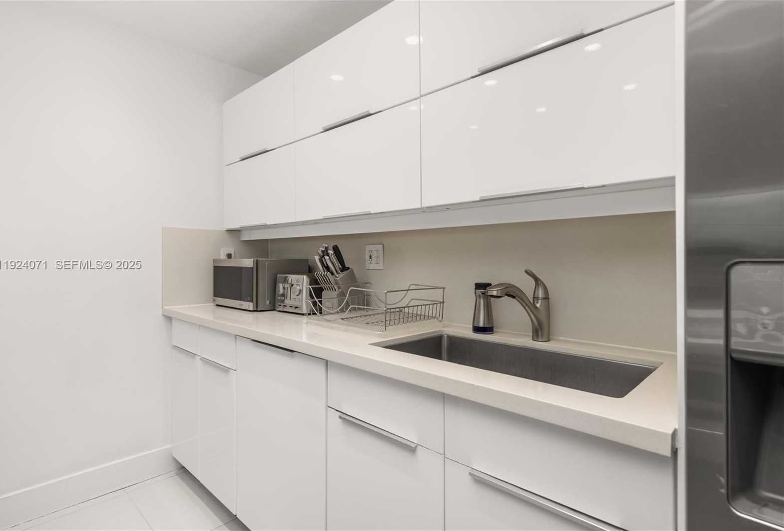 Small Image of 101 CRANDON BLVD #379, Key Biscayne Number 5