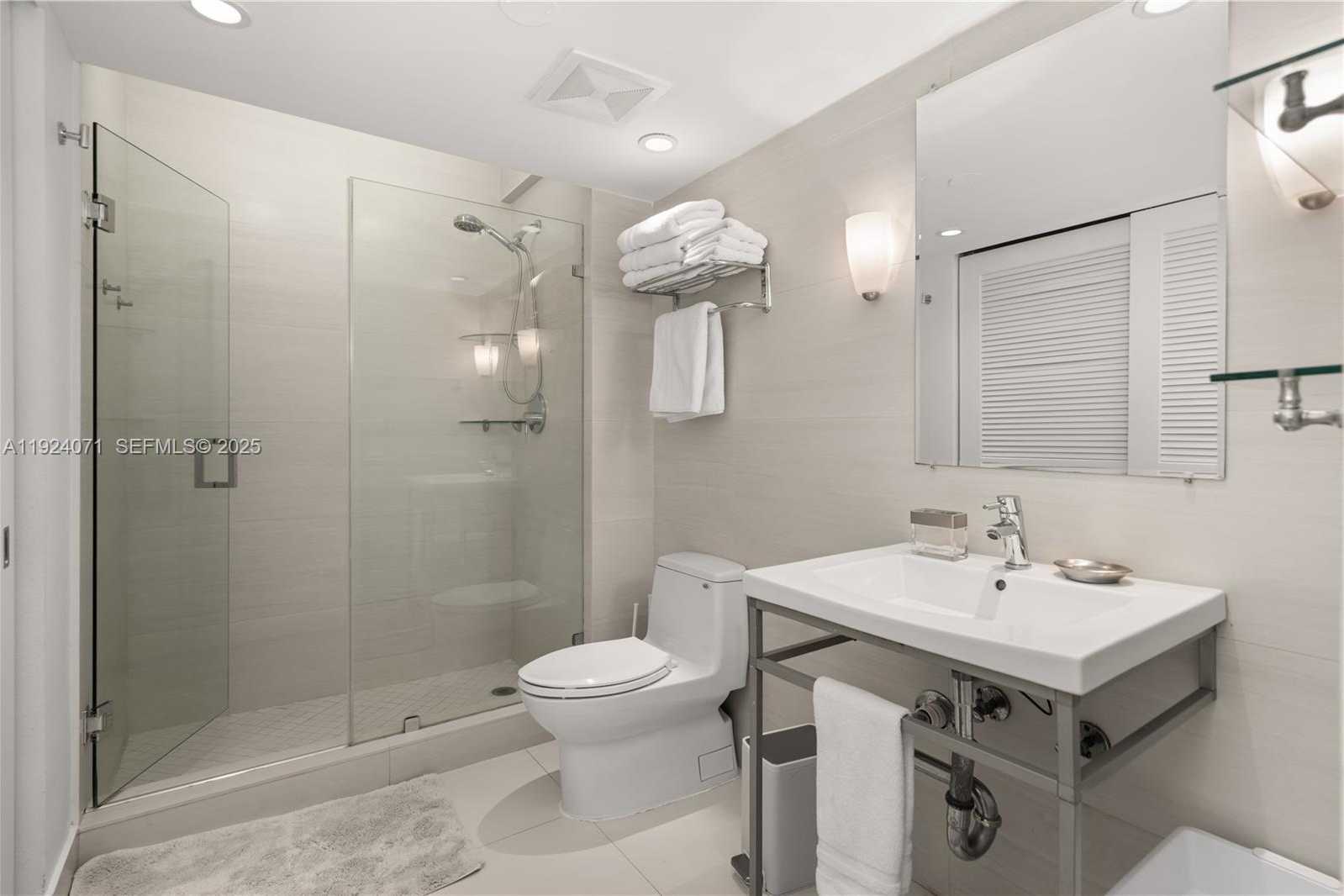 Small Image of 101 CRANDON BLVD #379, Key Biscayne Number 7