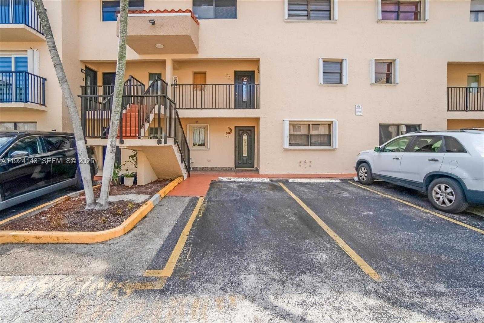Small Image of 5530 WEST 26TH CT #102, Hialeah Number 45