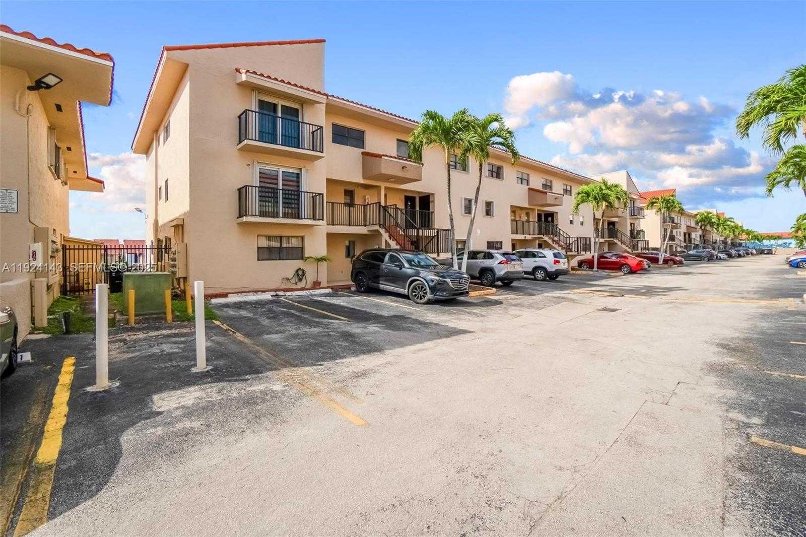 Small Image of 5530 WEST 26TH CT #102, Hialeah Number 46