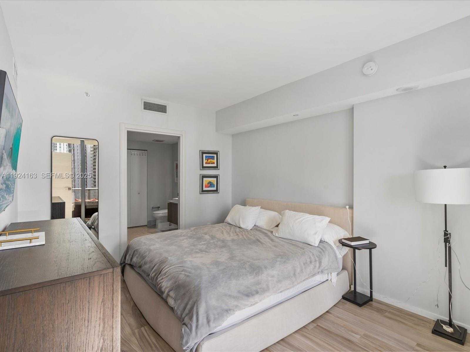 Small Image of 801 SOUTH MIAMI AVE #1603, Miami Number 19