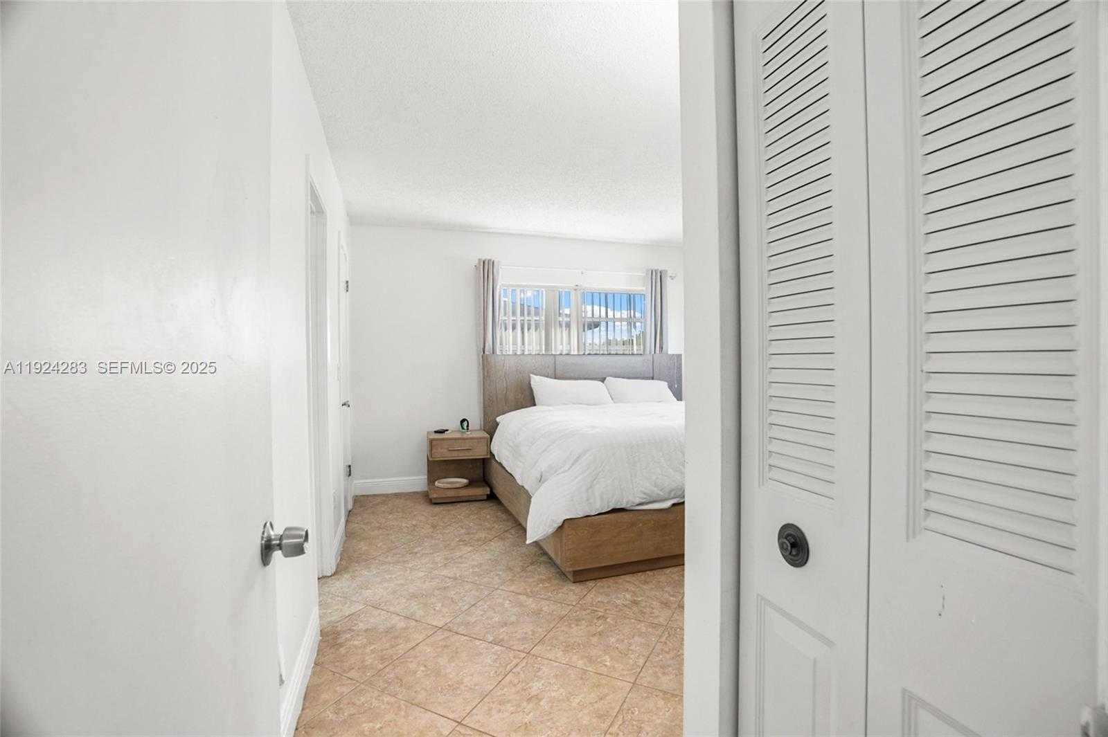 Small Image of 4605 SOUTH WEST 139TH CT #814, Miami Number 13