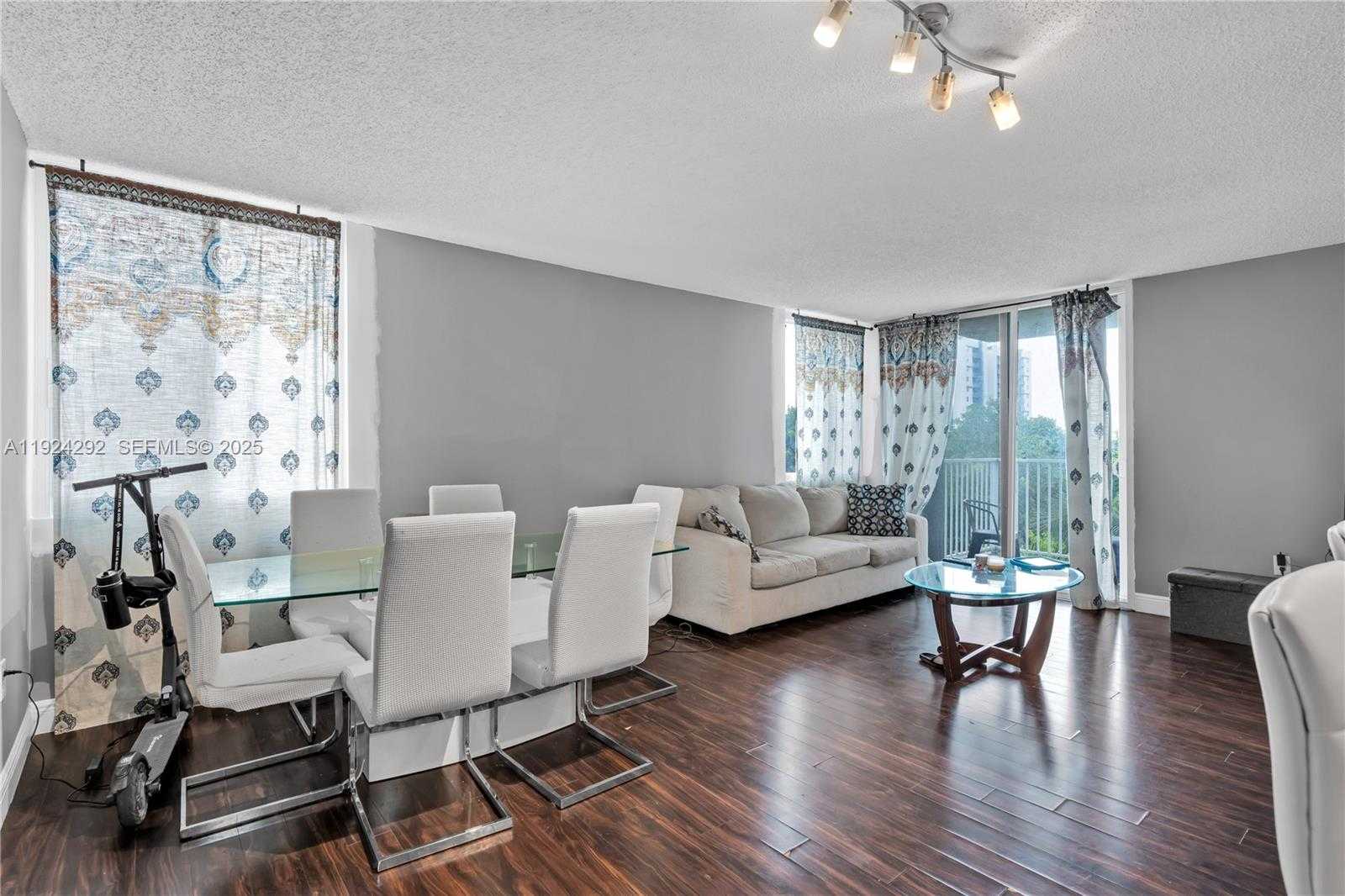 Small Image of 850 NORTH MIAMI AVE #W-408, Miami Number 22