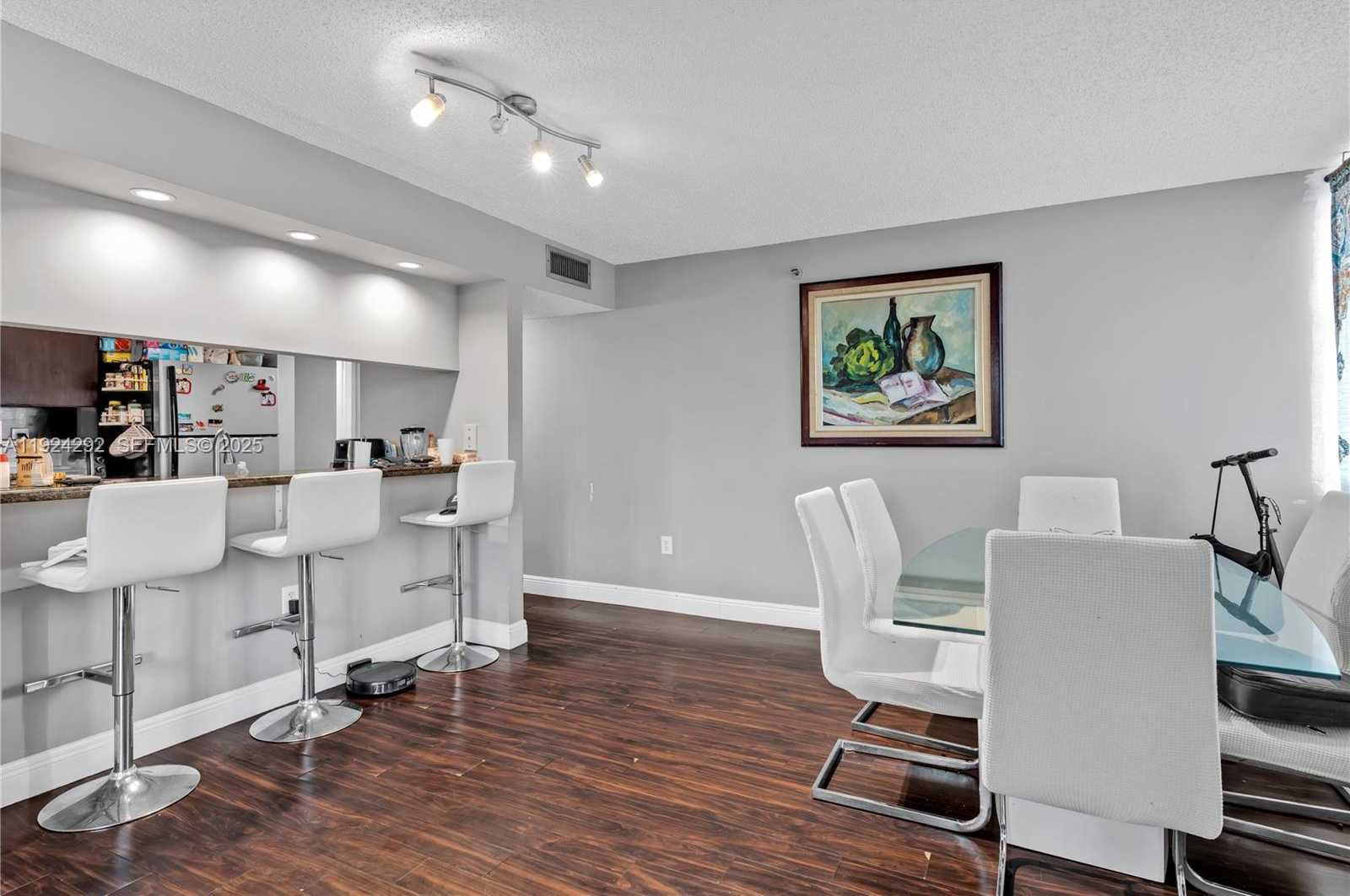 Small Image of 850 NORTH MIAMI AVE #W-408, Miami Number 24