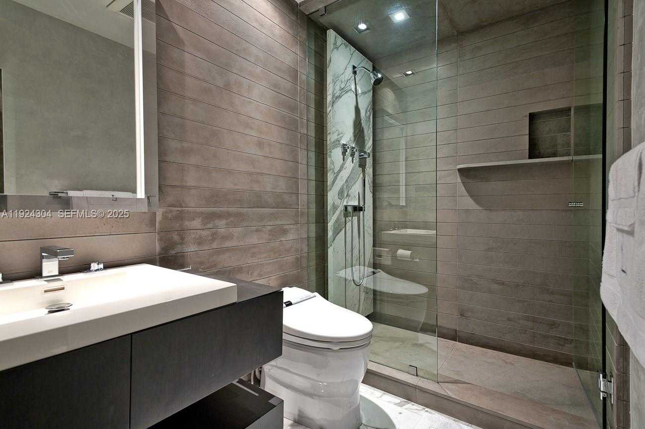 Small Image of 1331 BRICKELL BAY DR #4309, Miami Number 19