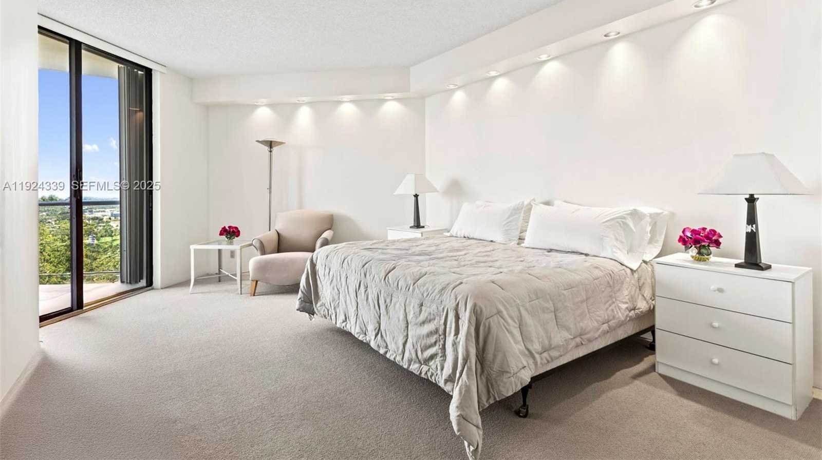 Small Image of 19500 TURNBERRY WAY #26-C, Aventura Number 12