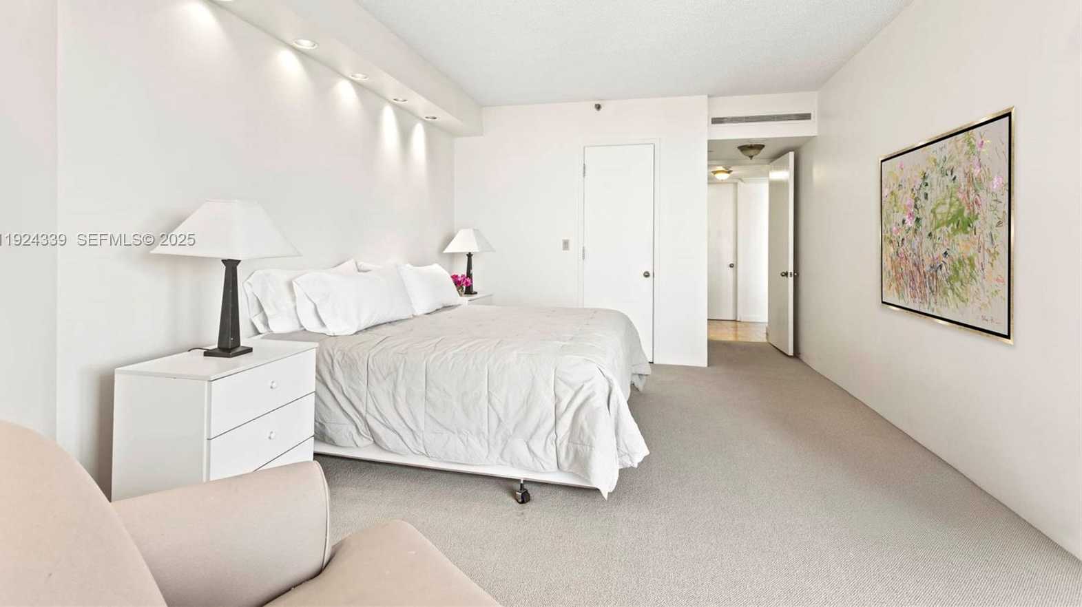 Small Image of 19500 TURNBERRY WAY #26-C, Aventura Number 13