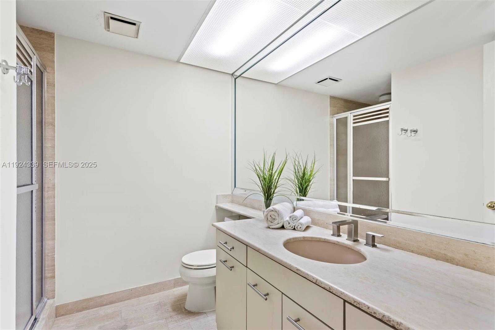 Small Image of 19500 TURNBERRY WAY #26-C, Aventura Number 14