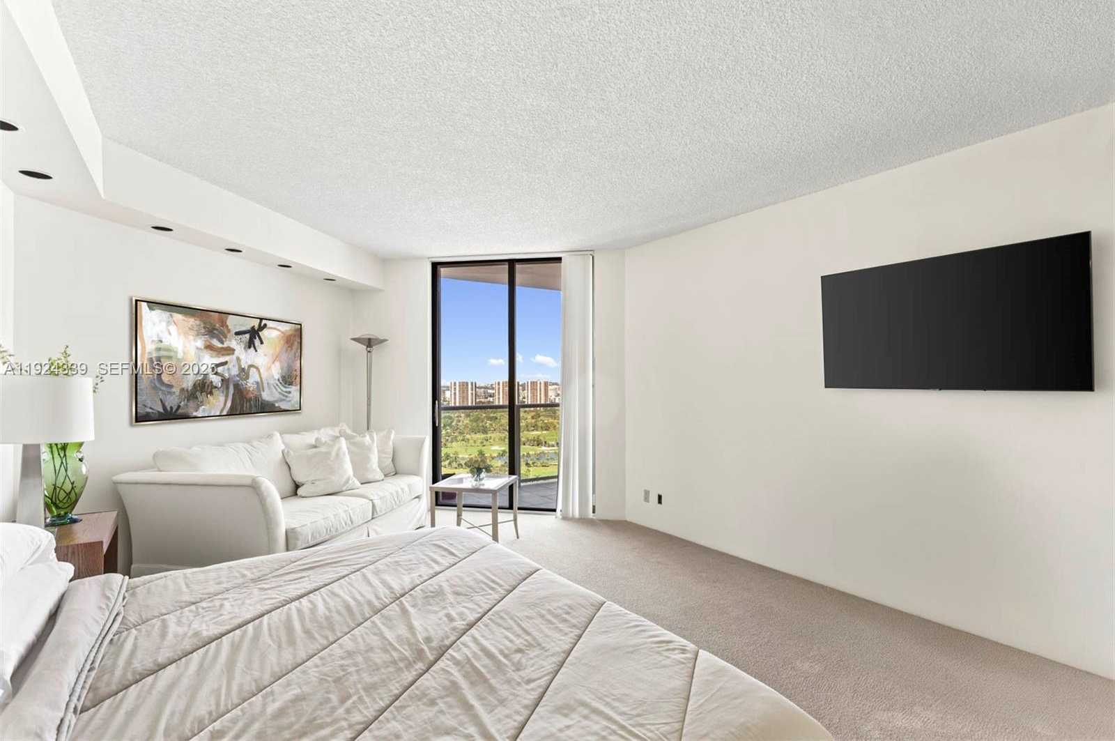 Small Image of 19500 TURNBERRY WAY #26-C, Aventura Number 16