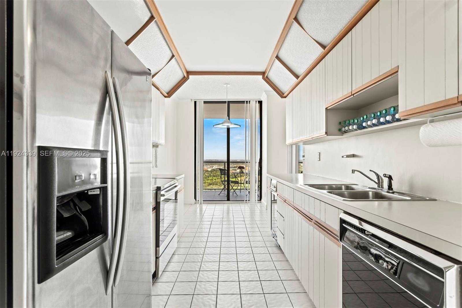 Small Image of 19500 TURNBERRY WAY #26-C, Aventura Number 8