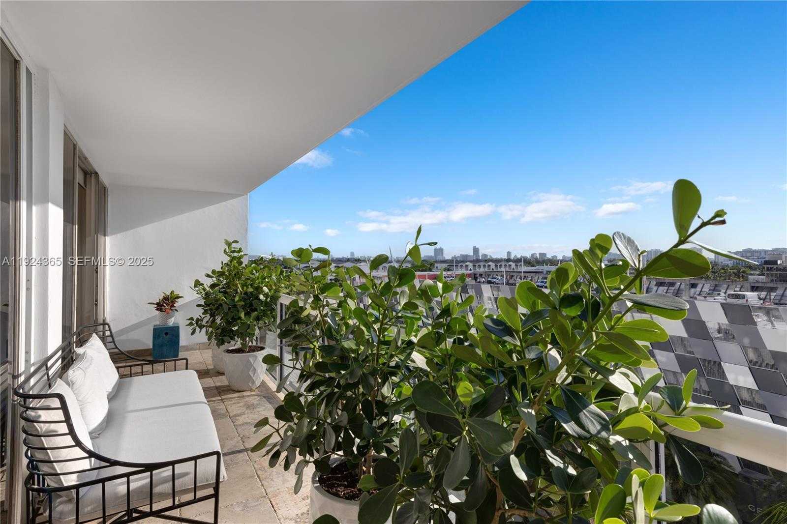 Small Image of 1800 SUNSET HARBOUR DR #803, Miami Beach Number 16