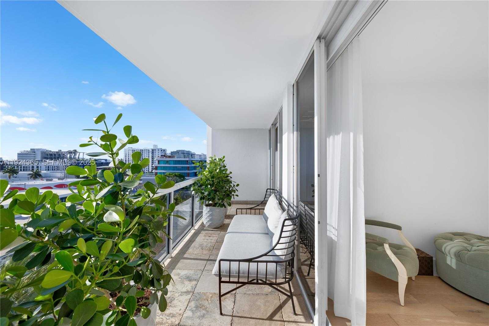 Small Image of 1800 SUNSET HARBOUR DR #803, Miami Beach Number 6