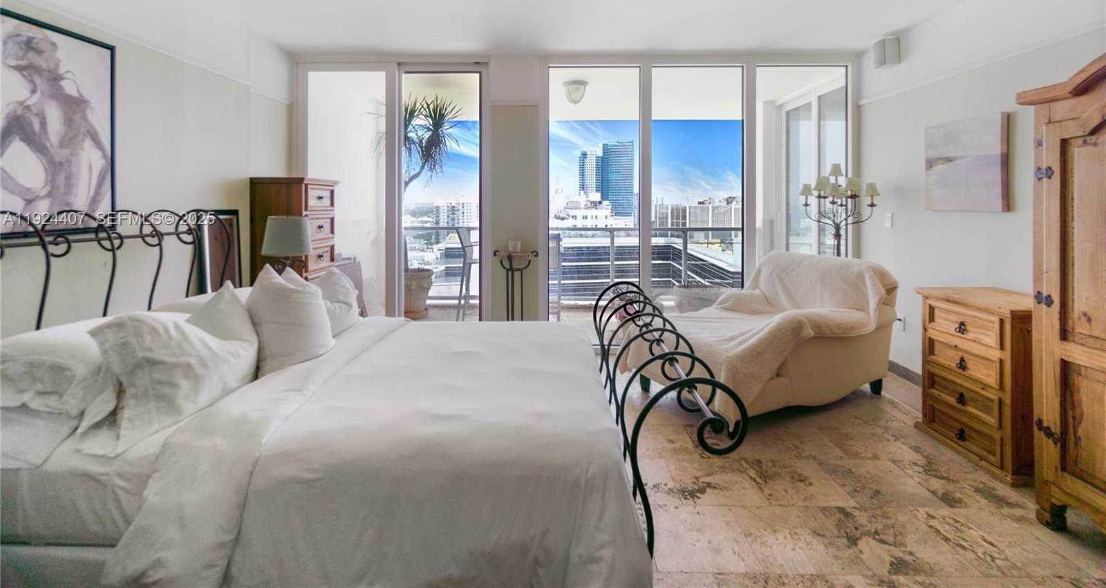 Small Image of 100 LINCOLN RD #PH8, Miami Beach Number 18