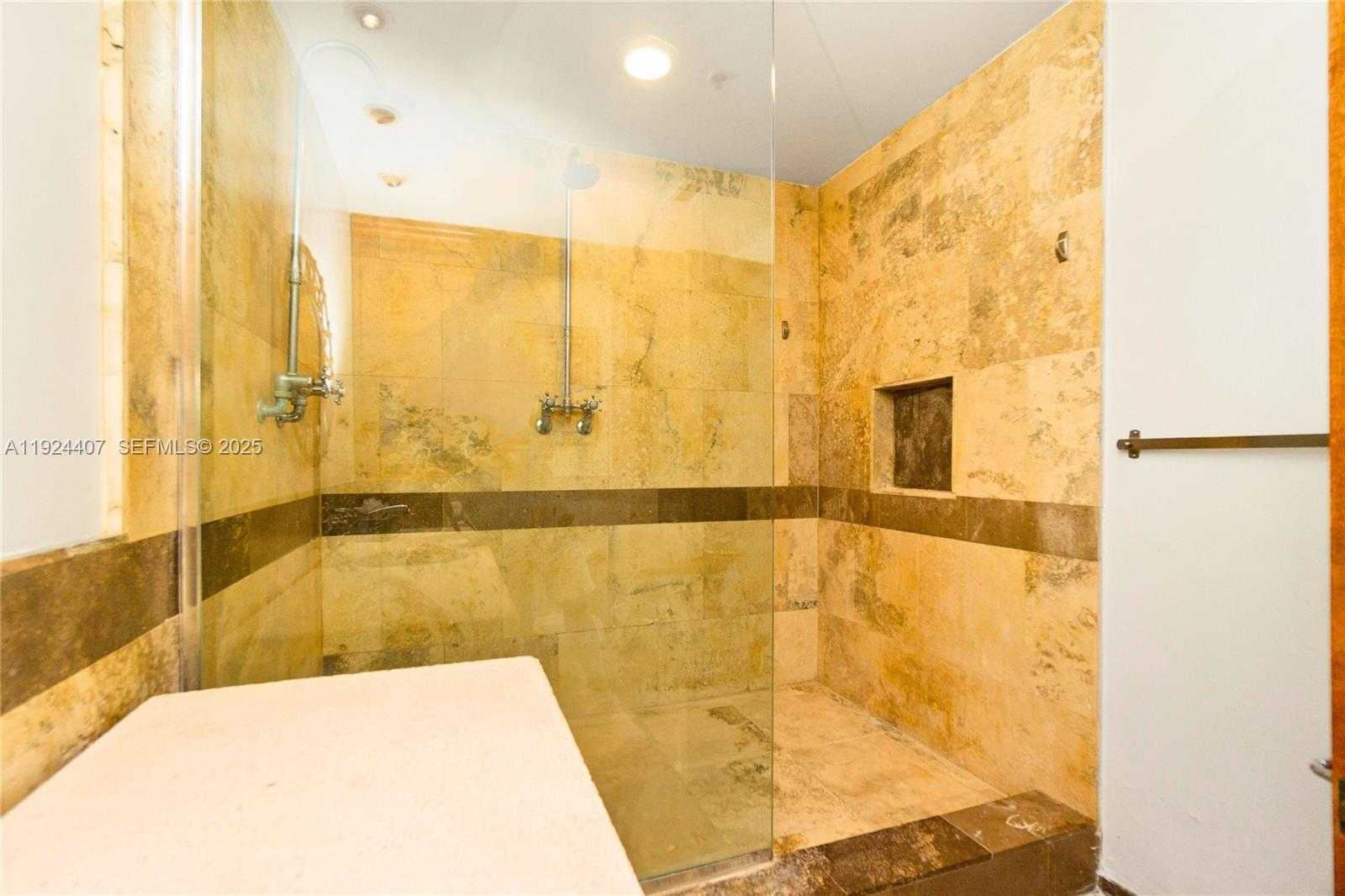 Small Image of 100 LINCOLN RD #PH8, Miami Beach Number 21