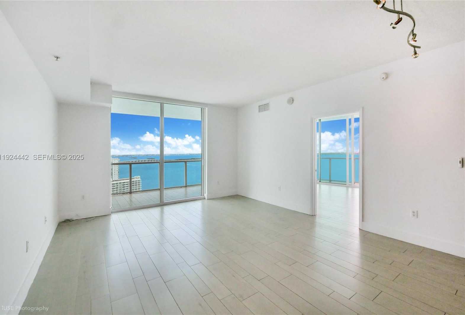 Small Image of 1900 NORTH BAYSHORE DR #2615, Miami Number 2
