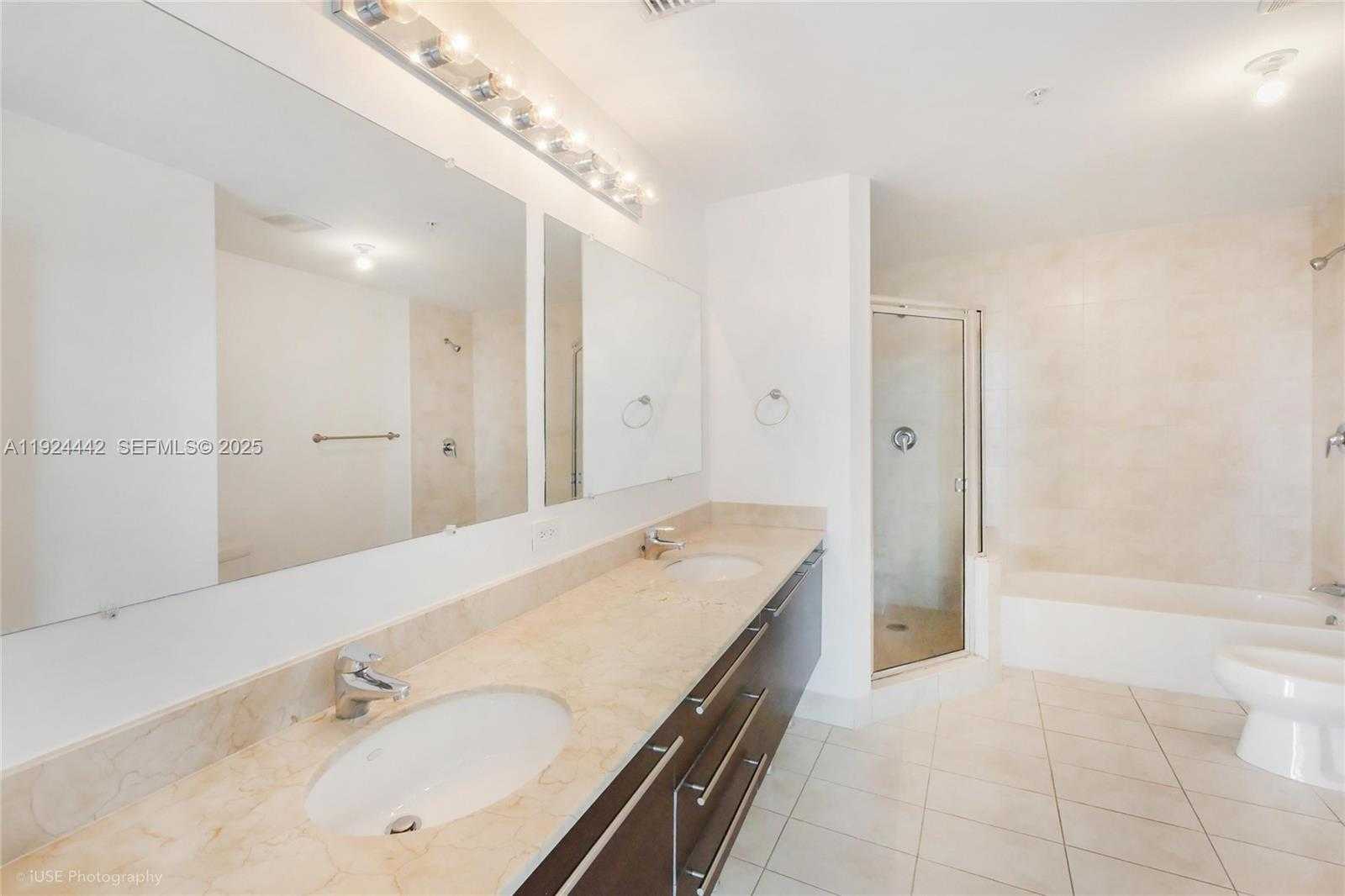 Small Image of 1900 NORTH BAYSHORE DR #2615, Miami Number 4