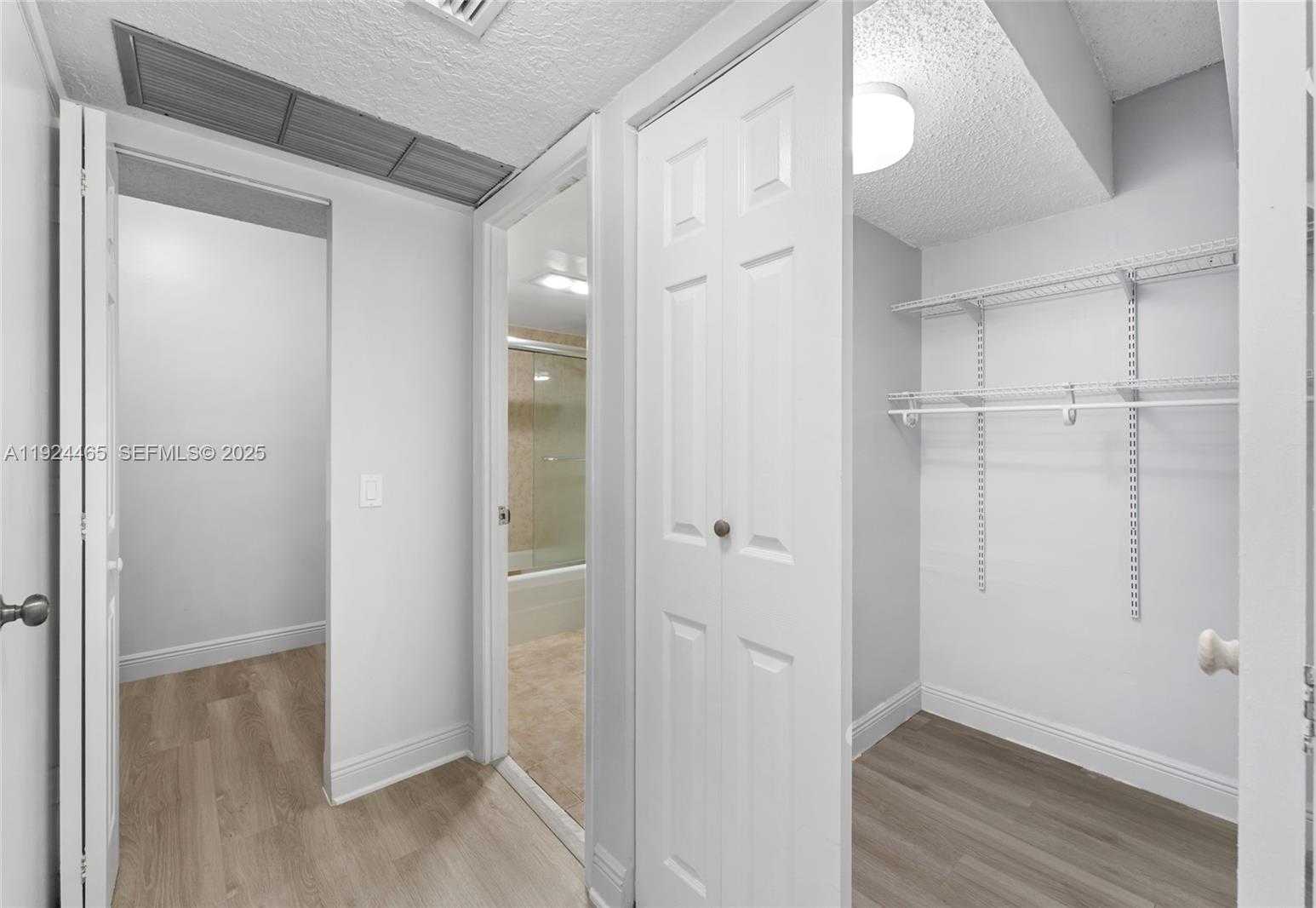 Small Image of 3731 NORTH COUNTRY CLUB #921, Aventura Number 11