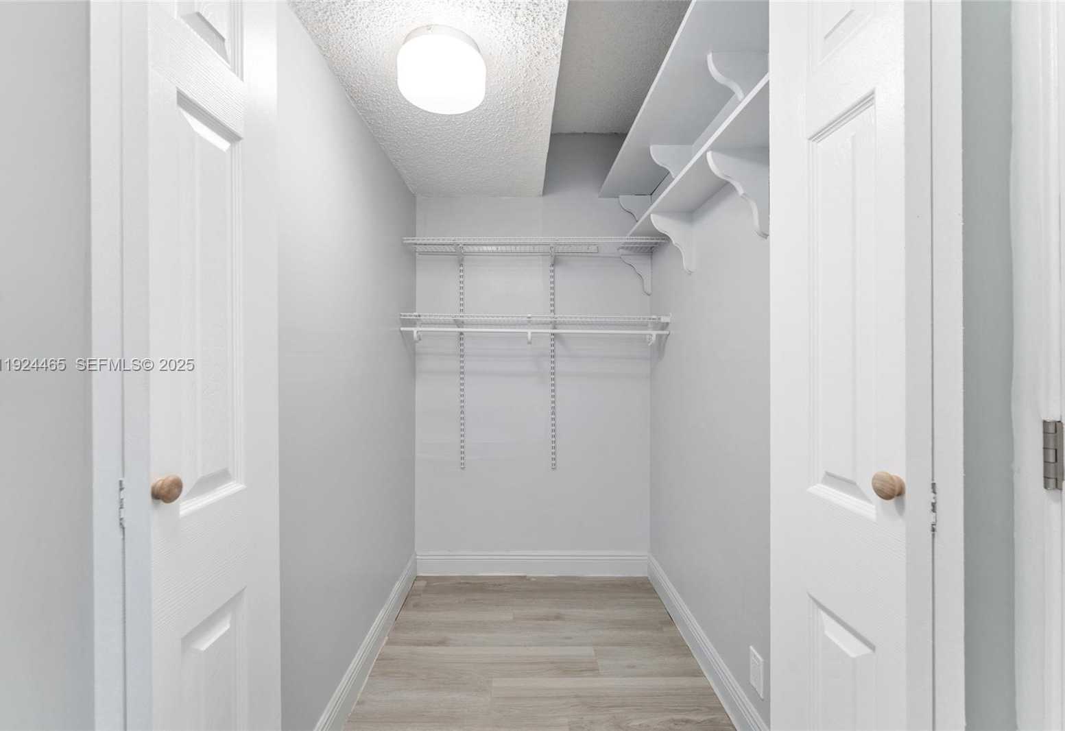 Small Image of 3731 NORTH COUNTRY CLUB #921, Aventura Number 12