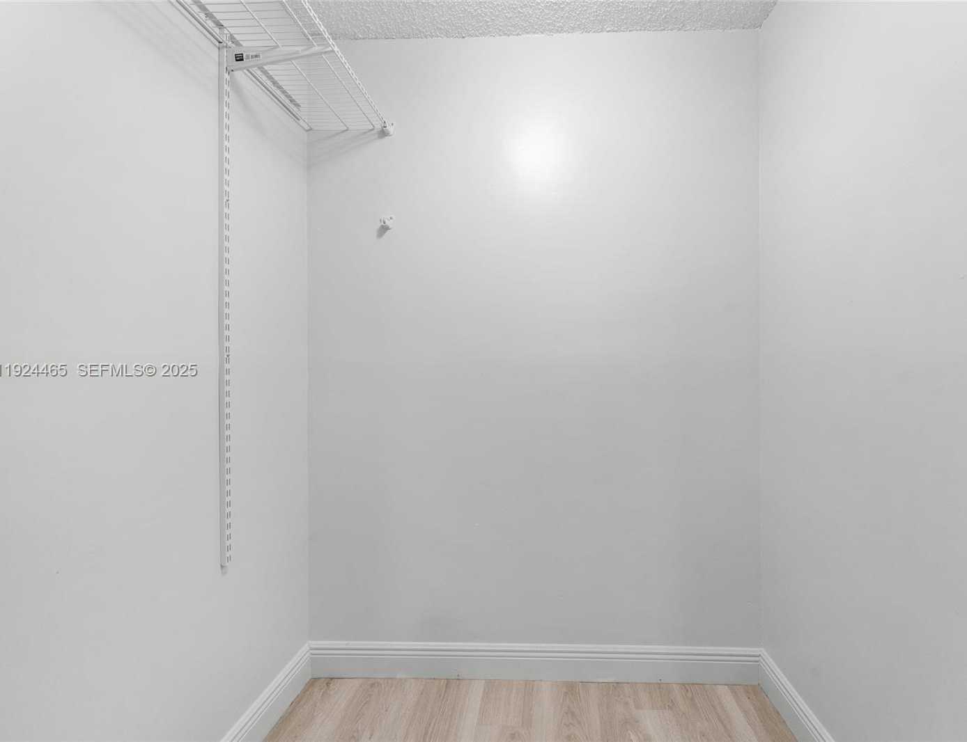 Small Image of 3731 NORTH COUNTRY CLUB #921, Aventura Number 13