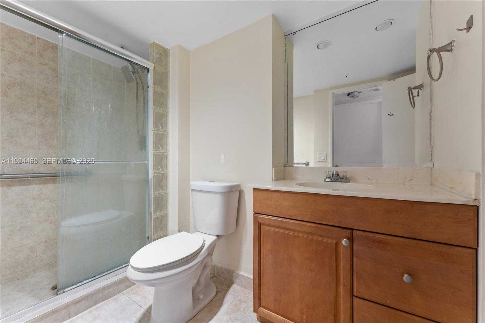 Small Image of 3731 NORTH COUNTRY CLUB #921, Aventura Number 16