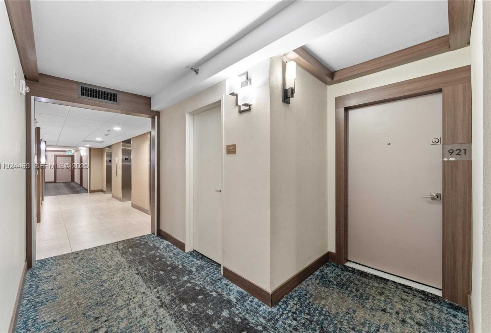 Small Image of 3731 NORTH COUNTRY CLUB #921, Aventura Number 17