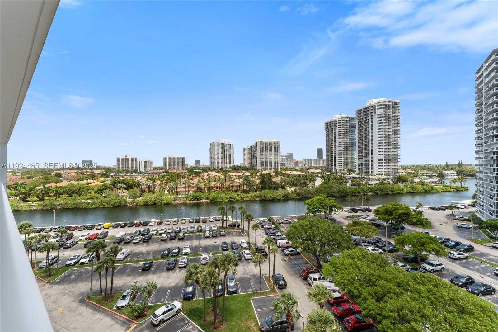 Small Image of 3731 NORTH COUNTRY CLUB #921, Aventura Number 27