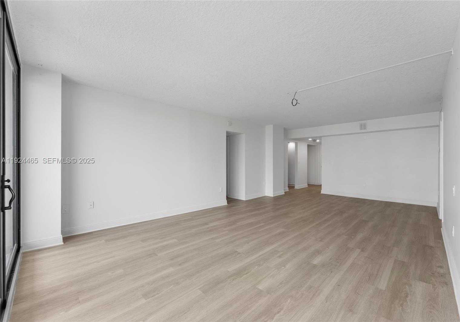 Small Image of 3731 NORTH COUNTRY CLUB #921, Aventura Number 6